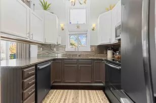 2918 Village Green Dr, Moorhead, MN 56560 - Photo 13