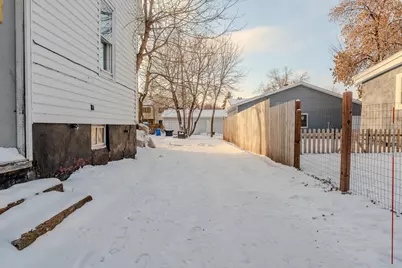 817 9th Street S, Fargo,  58103 - Photo 5