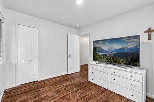 3213 W Old Shakopee Rd, Bloomington, MN 55431 - Photo 17