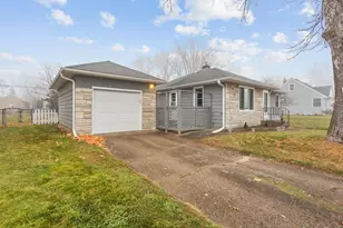 947 Lovell Ave W, Roseville, MN 55113 - Photo 15