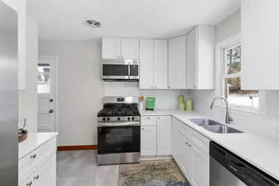 947 Lovell Avenue W, Roseville, MN 55113 - Photo 3