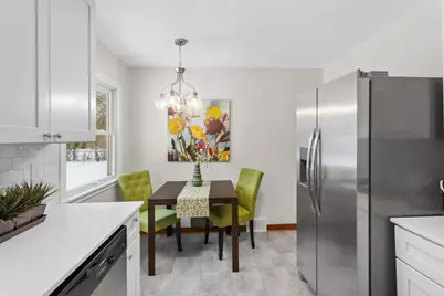 947 Lovell Avenue W, Roseville, MN 55113 - Photo 5