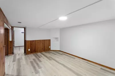 947 Lovell Avenue W, Roseville, MN 55113 - Photo 11