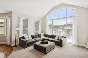 4902 Woodhurst Ln, Minnetonka, MN 55345 - Photo 23