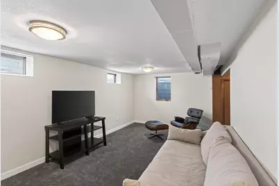 2067 Mesabi Avenue, North Saint Paul, MN 55109 - Photo 27