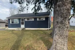 421 Coventry Rd, Hoyt Lakes, MN 55750 - Photo 1