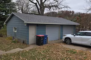 137 Burnside Ave N, Red Wing, MN 55066 - Photo 3