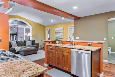 2545 Cavell Avenue N, Golden Valley, MN 55427 - Photo 11