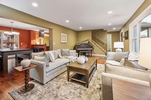 2545 Cavell Ave N, Golden Valley, MN 55427 - Photo 7