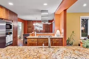 2545 Cavell Ave N, Golden Valley, MN 55427 - Photo 15