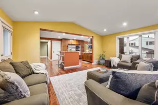 2545 Cavell Ave N, Golden Valley, MN 55427 - Photo 19