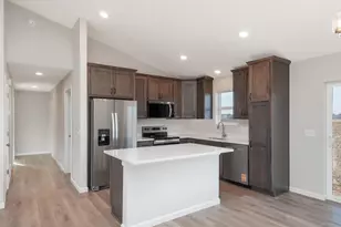 938 Prestwick Dr, Belle Plaine, MN 56011 - Photo 11