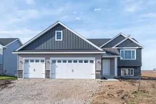 938 Prestwick Dr, Belle Plaine, MN 56011 - Photo 1