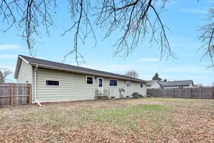 905 Apple Ln, Lake City, MN 55041 - Photo 5