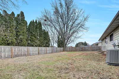 905 Apple Lane, Lake City, MN 55041 - Photo 7