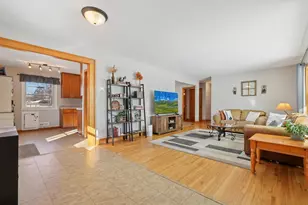 8546 Greenway Ave S, Cottage Grove, MN 55016 - Photo 3