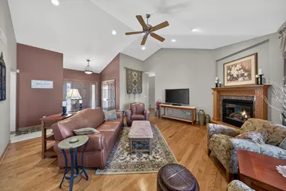 904 Bucknell Boulevard SE, Stewartville, MN 55976 - Photo 7