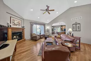 904 Bucknell Blvd SE, Stewartville, MN 55976 - Photo 5