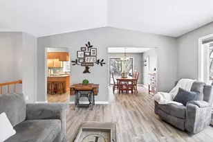 1871 Chardel Ct, West Saint Paul, MN 55118 - Photo 9