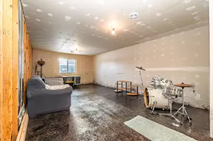 1609 Manor Dr NE, Alexandria, MN 56308 - Photo 17