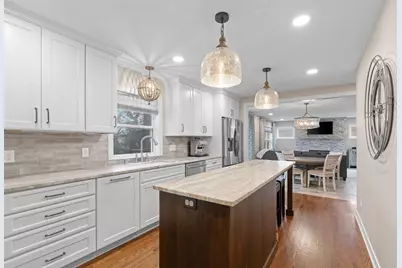 1108 Quebec Avenue N, Golden Valley, MN 55427 - Photo 7