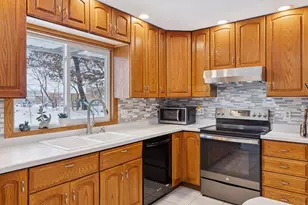 1297 Pinewood Dr, Woodbury, MN 55125 - Photo 19