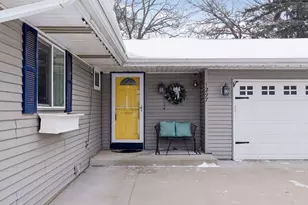 1297 Pinewood Dr, Woodbury, MN 55125 - Photo 3