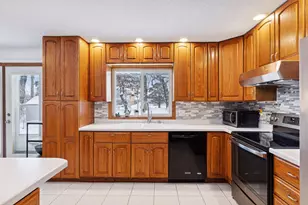 1297 Pinewood Dr, Woodbury, MN 55125 - Photo 21