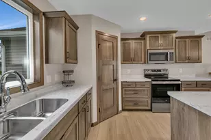 1701 Knottingham Dr, Sartell, MN 56377 - Photo 3