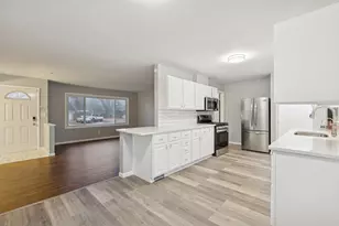 8016 Aster Dr, Brooklyn Park, MN 55428 - Photo 3