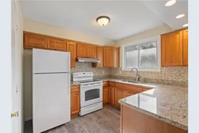 4819 Grenwich Way N, Oakdale, MN 55128 - Photo 11