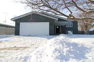 1403 Northway Pl, Saint Cloud, MN 56303 - Photo 1