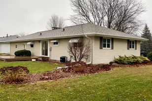 1401 7th St NW, Austin, MN 55912 - Photo 3