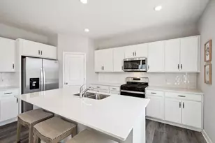 2391 Highview Ter, Shakopee, MN 55379 - Photo 3