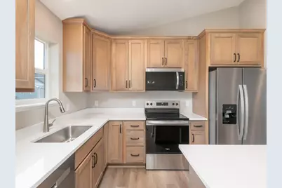 929 Prestwick Drive, Belle Plaine, MN 56011 - Photo 17