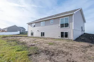 929 Prestwick Dr, Belle Plaine, MN 56011 - Photo 33