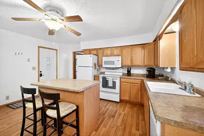 809 S 5th Street, Saint Peter, MN 56082 - Photo 5