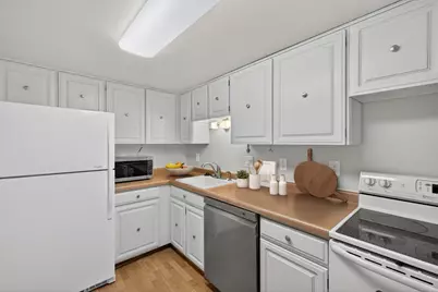 207 5th Avenue SW #902, Rochester, MN 55902 - Photo 9