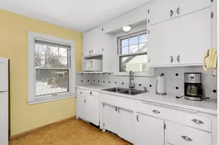 1053 Smith Ave S, West Saint Paul, MN 55118 - Photo 9