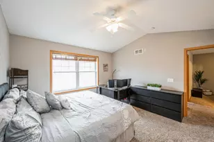 5038 Everest Ln N, Plymouth, MN 55446 - Photo 3