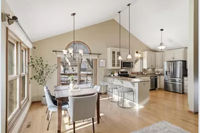 185 Cascade Court, Chanhassen, MN 55317 - Photo 7