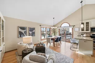 185 Cascade Ct, Chanhassen, MN 55317 - Photo 5