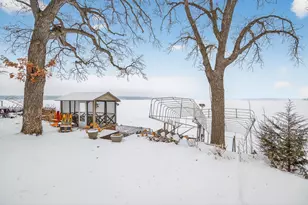 939 Park Ave, Mahtomedi, MN 55115 - Photo 39