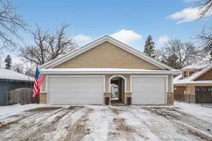 939 Park Ave, Mahtomedi, MN 55115 - Photo 5