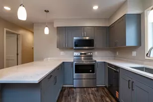 1106 Hawthorne Ave E, Saint Paul, MN 55106 - Photo 21