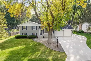 1749 Lamplight Dr, Woodbury, MN 55125 - Photo 1