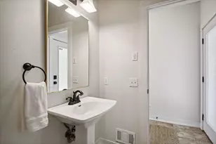 1086 11th Ave SE, Minneapolis, MN 55414 - Photo 9