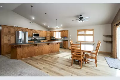 720 Tyler Street SW, Hutchinson, MN 55350 - Photo 7
