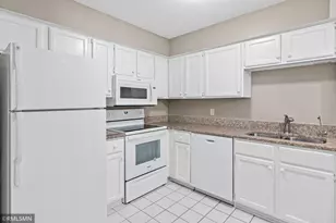 2451 Wimbledon Bay, Woodbury, MN 55125 - Photo 13