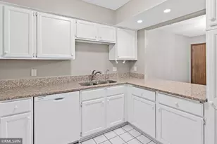 2451 Wimbledon Bay, Woodbury, MN 55125 - Photo 15